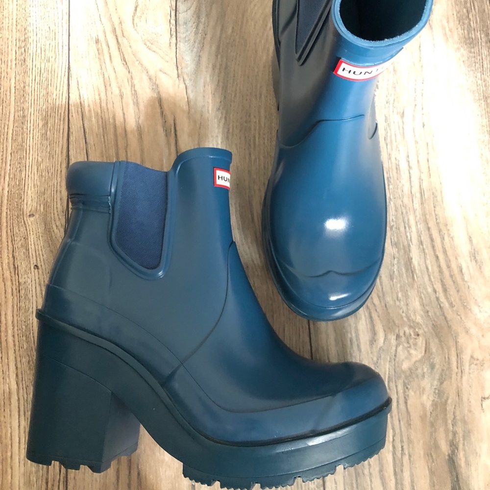 RARE Hunter Chelsea Block Heeled Booties